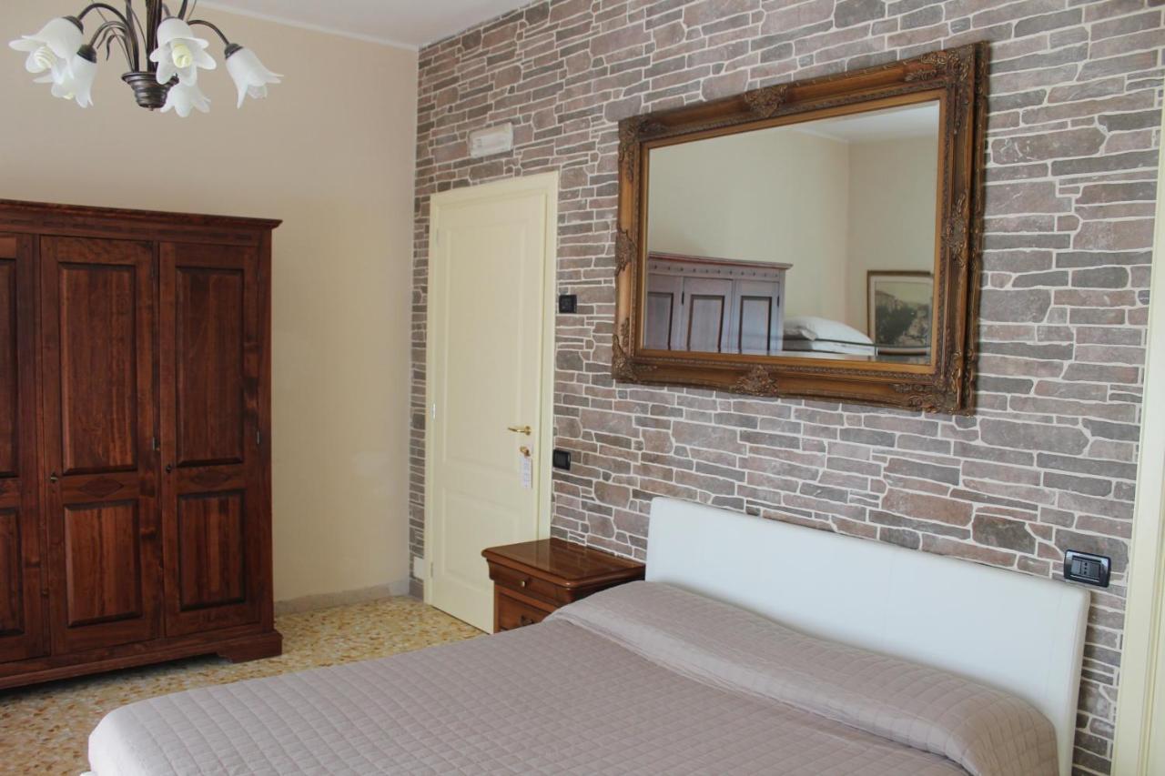 La Villa Guest House Capitignano Bagian luar foto