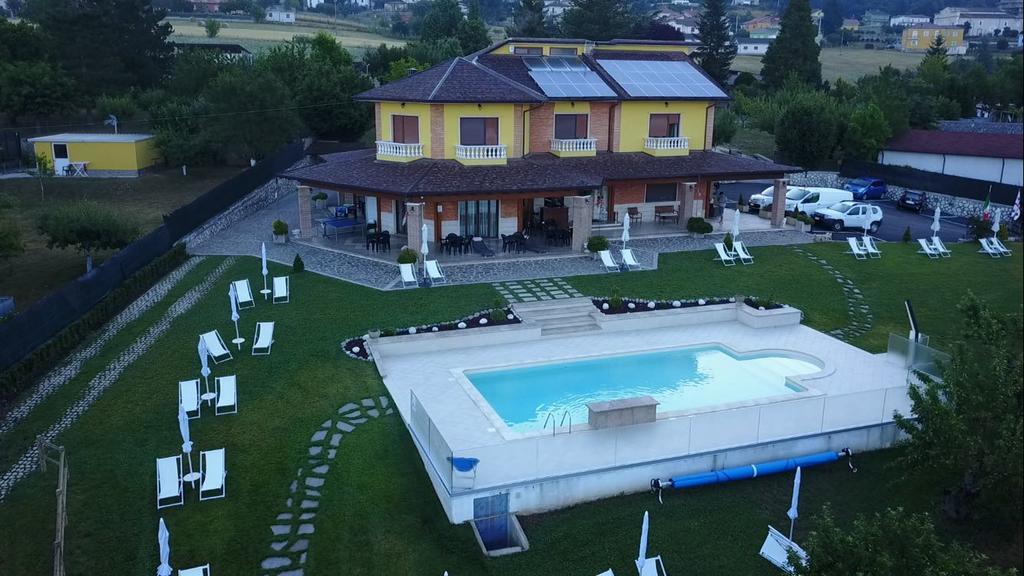 La Villa Guest House Capitignano Bagian luar foto